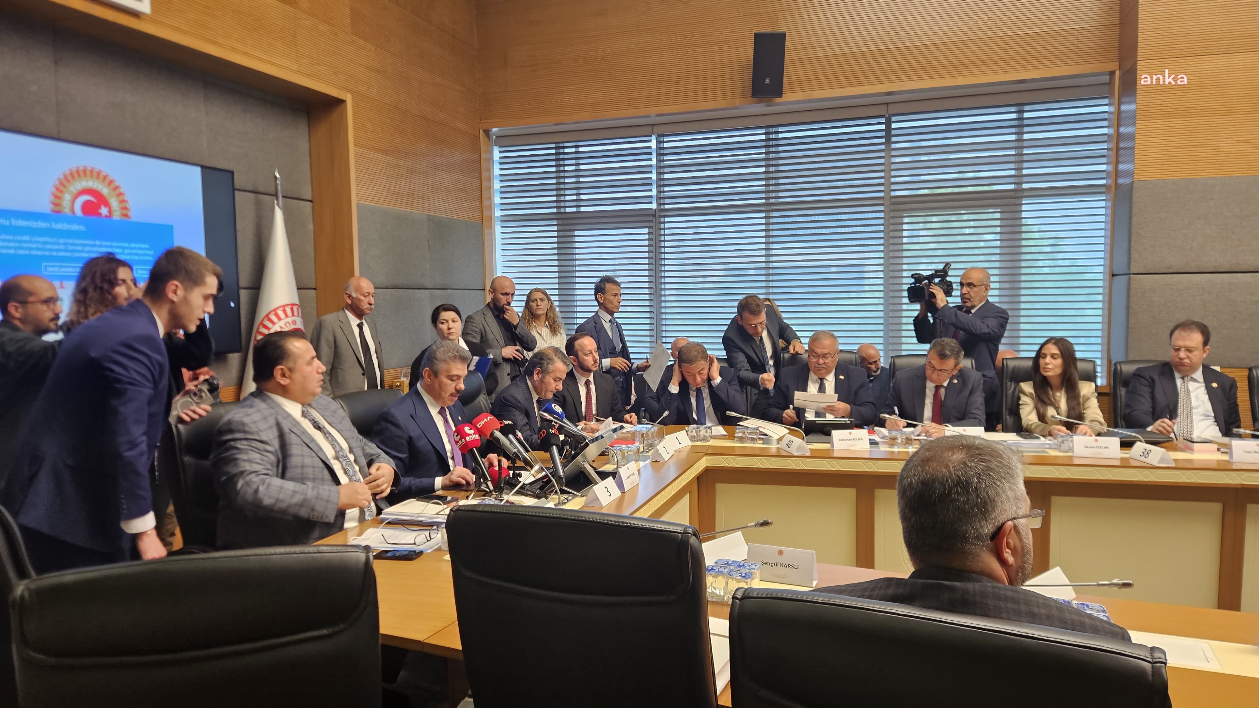 10 kanunda değişiklik öngören 10'uncu Yargı Paketi teklifi komisyonda kabul edildi