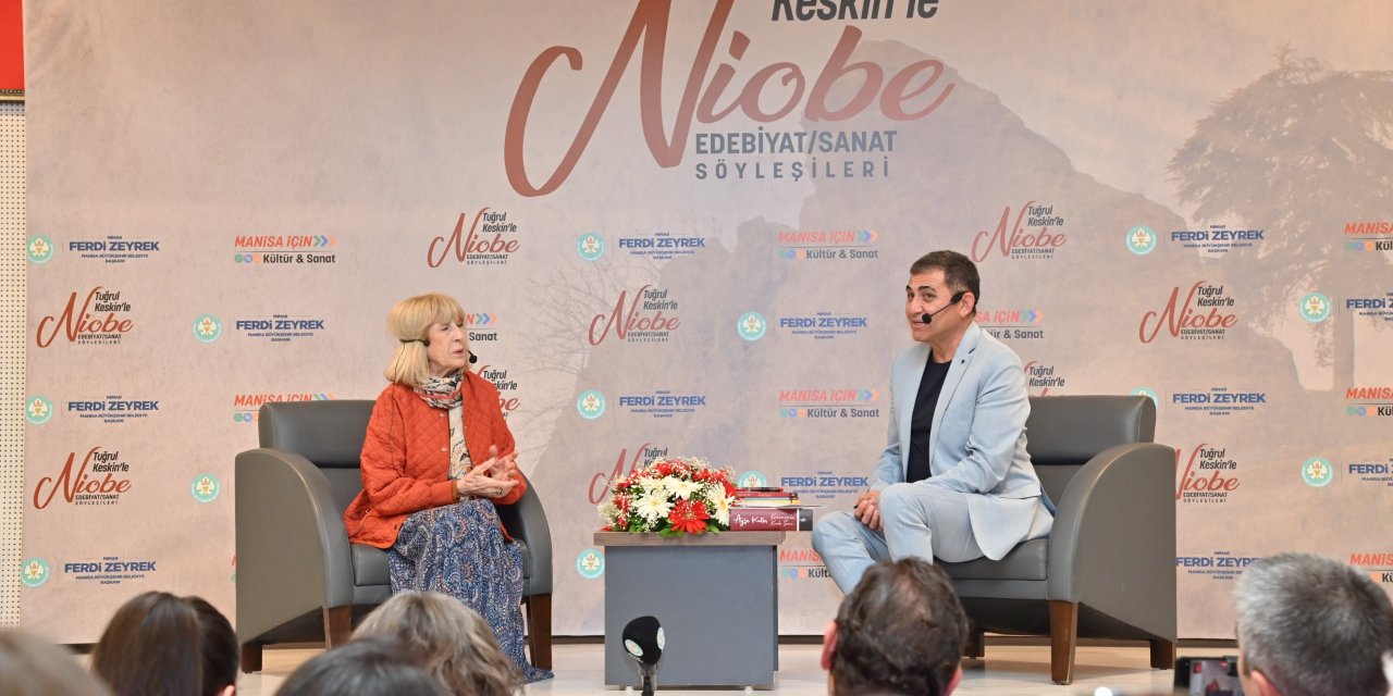 Ödüllü yazar Ayşe Kulin Manisalılarla buluştu