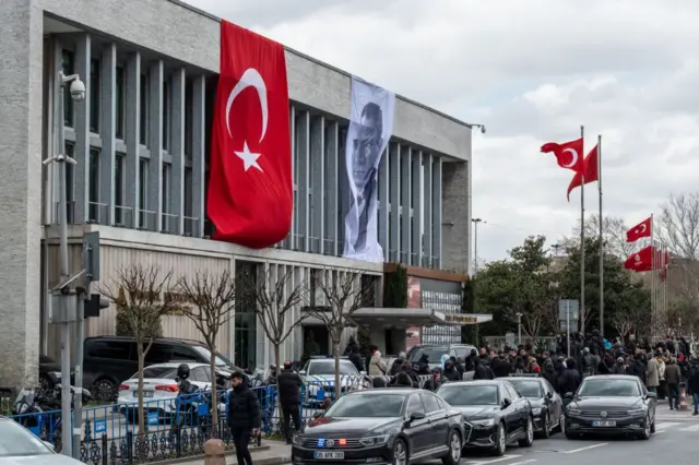 İBB soruşturmasında gözaltı sayısı artıyor: Gözaltına alınan kişi sayısı 38'e çıktı