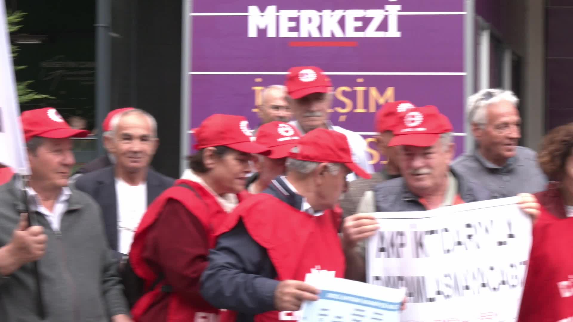 DİSK Emekli-Sen: "AKP iktidarından bayram harçlığı istemiyoruz"
