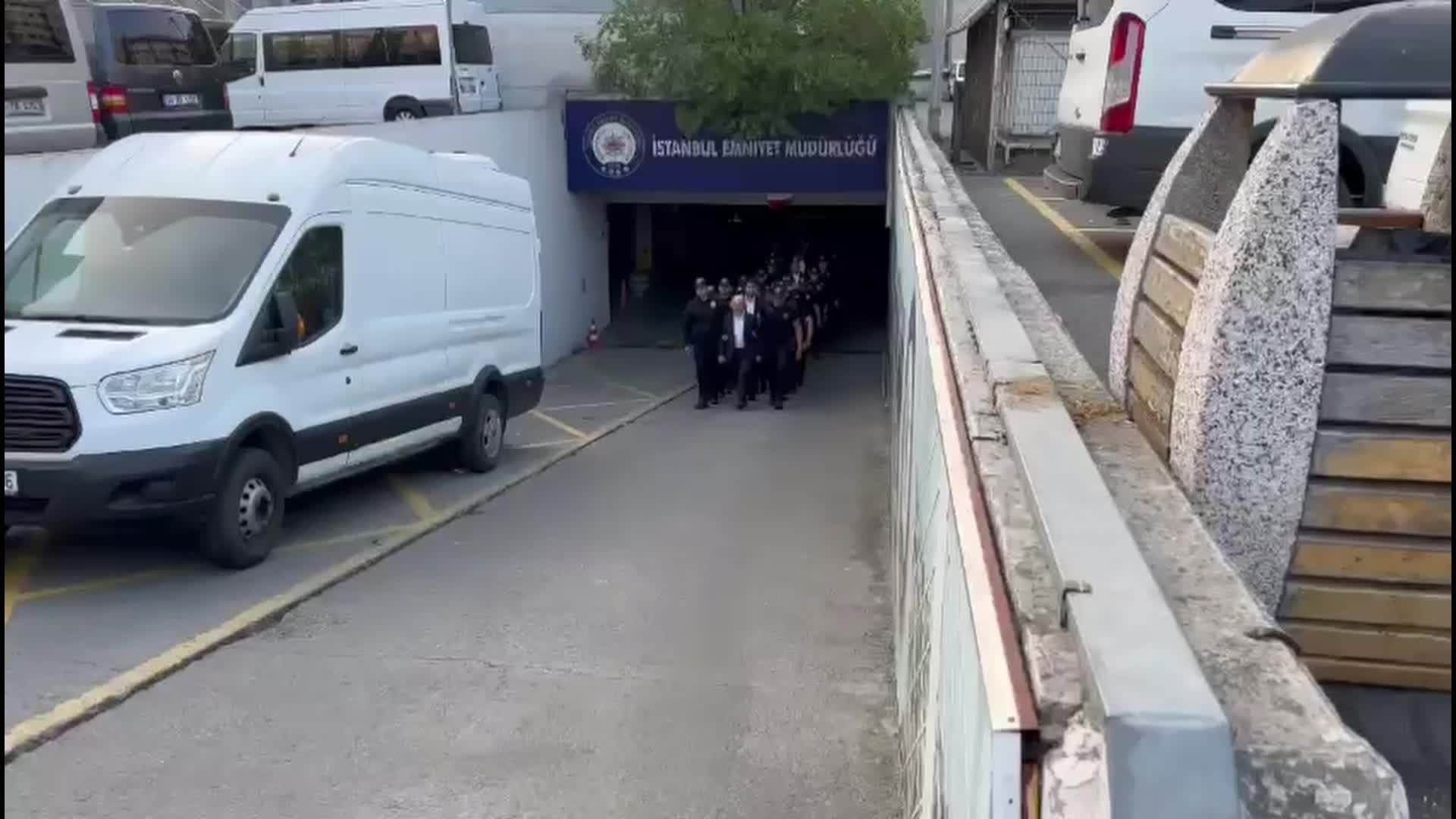 CHP'den belediye başkanlarının hastaneye sevk görüntülerine tepki