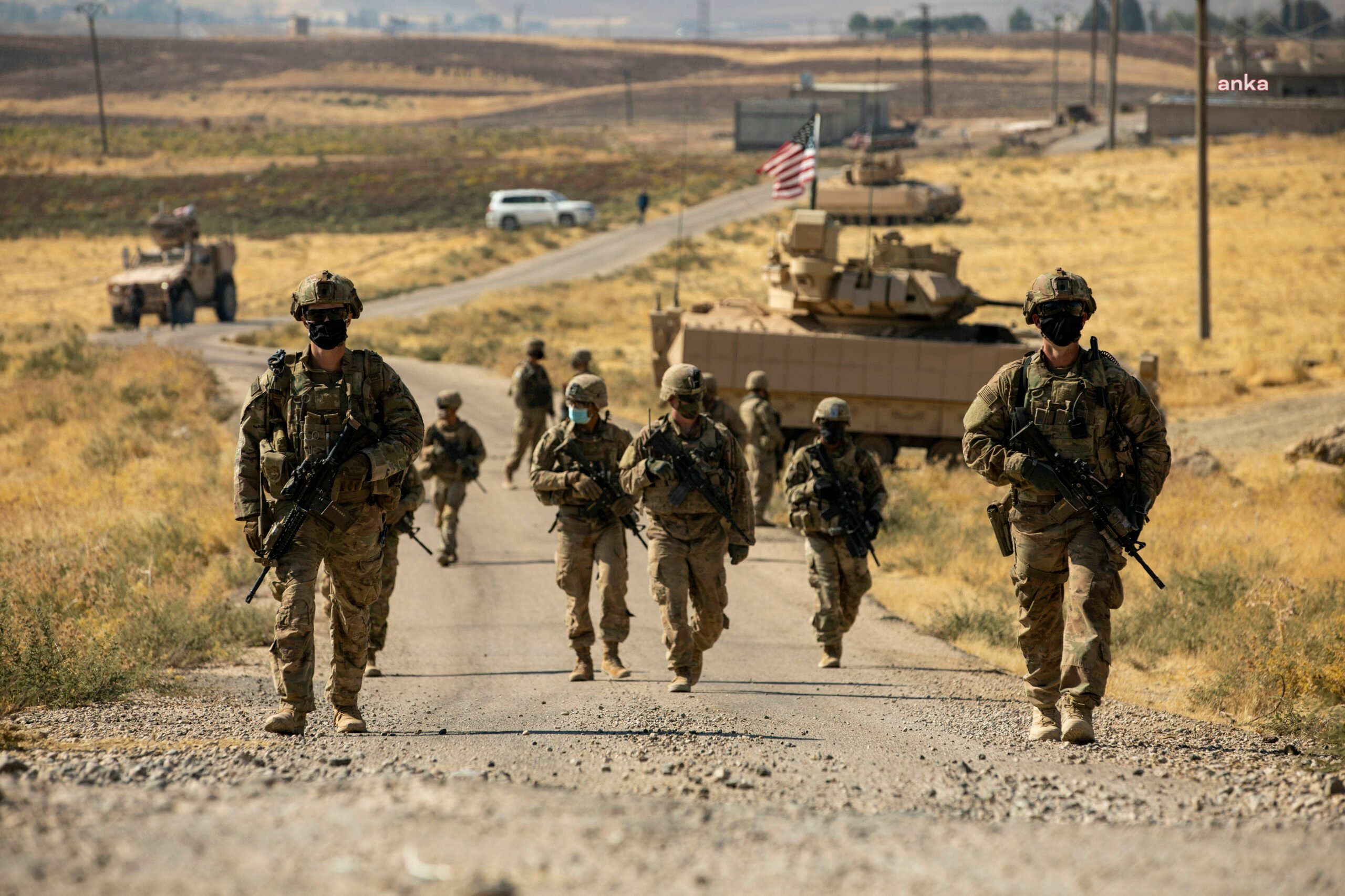 Pentagon'un talimatının ardından ABD’nin, yüzlerce askerini Suriye'den çekmeye başladığı ileri sürüldü