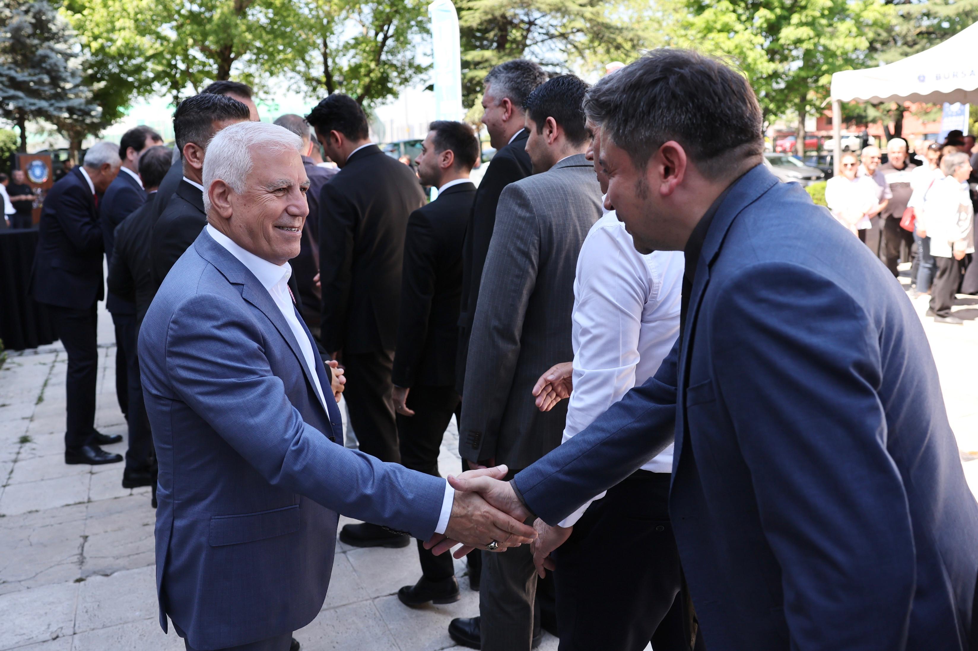 Başkan Bozbey, Büyükşehir Çalışanlarının Bayramını Kutladı