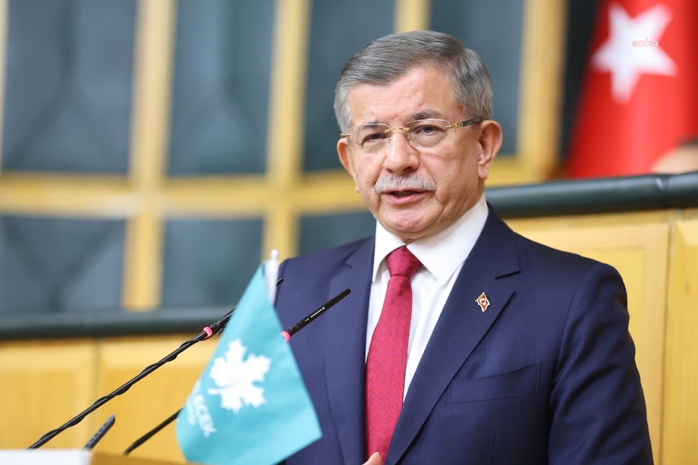 Ahmet Davutoğlu’ndan Kurban Bayramı mesajı: Bayramlar yüke dönüştü