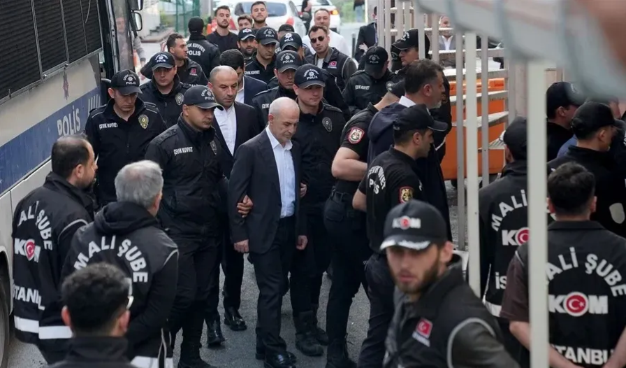 Yargıya güven dibe vurdu, Diyanet'in bile gerisinde, medya çöp oldu