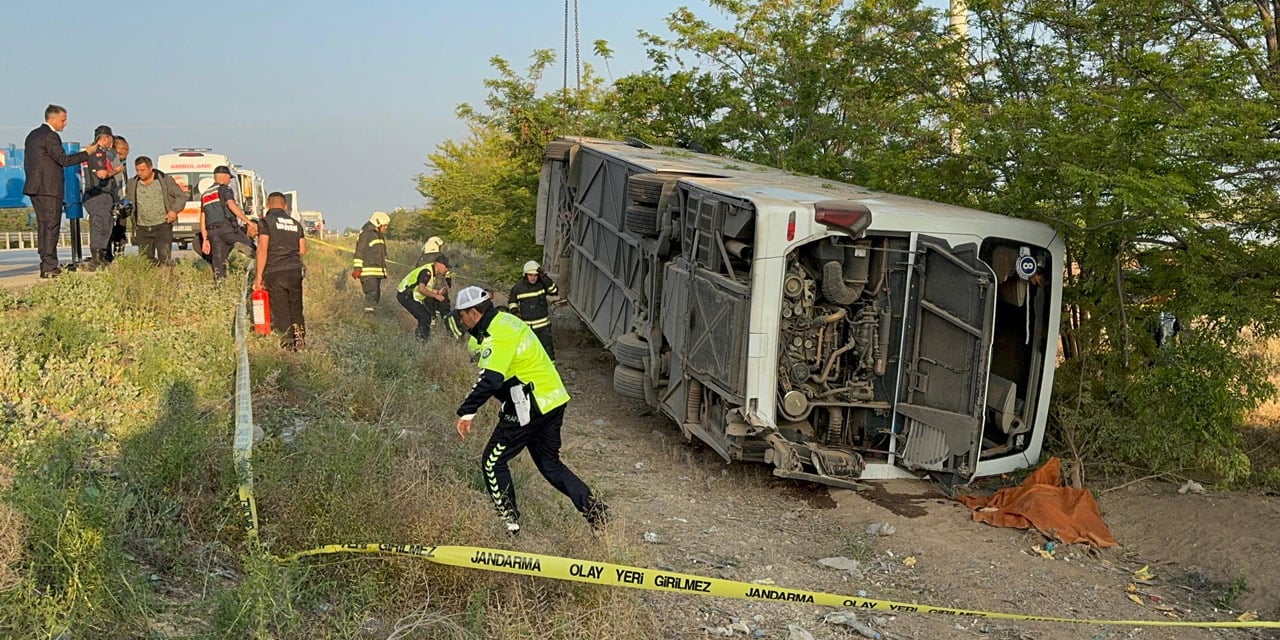 Bayram sabahı yolcu otobüsü devrildi
