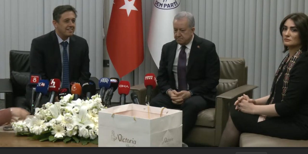 DEM Parti'ye ilk bayram ziyareti MHP'den oldu