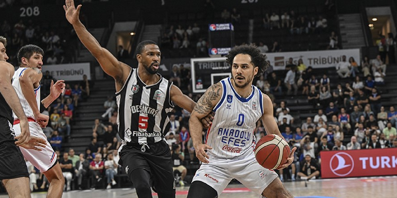 Shane Larkin sahne aldı; Anadolu Efes, Beşiktaş'a karşı seride öne geçti