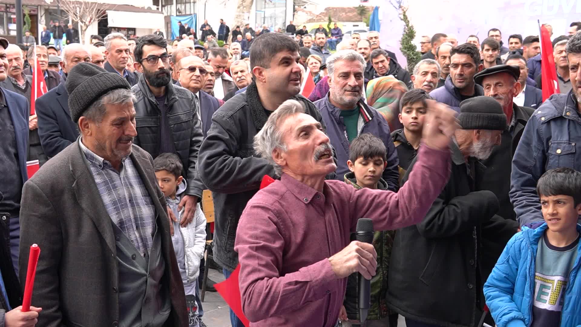 AKP’li seçmen, seçimlerde Veli Ağbaba’yı destekleyeceğini açıkladı