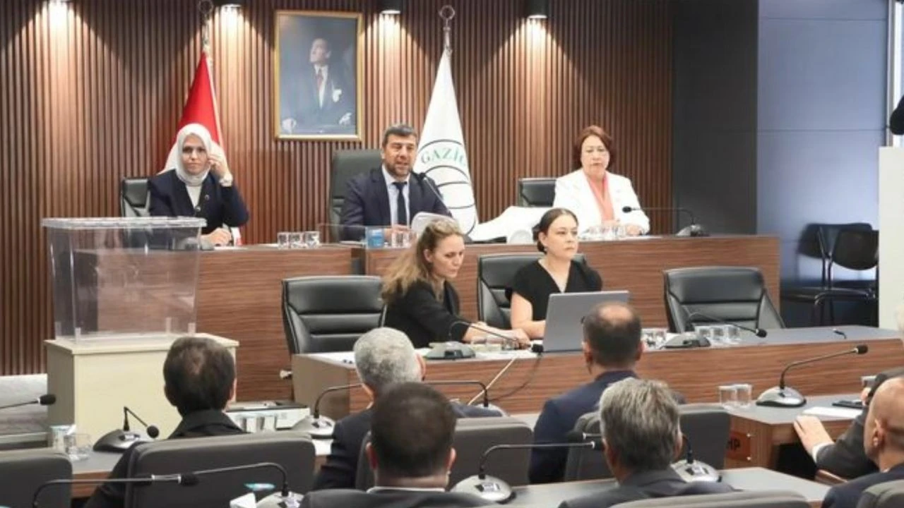 Gaziosmanpaşa Belediyesi AKP’ye geçti, CHP’den ilk tepki: “Halkın iradesine çöktüler”