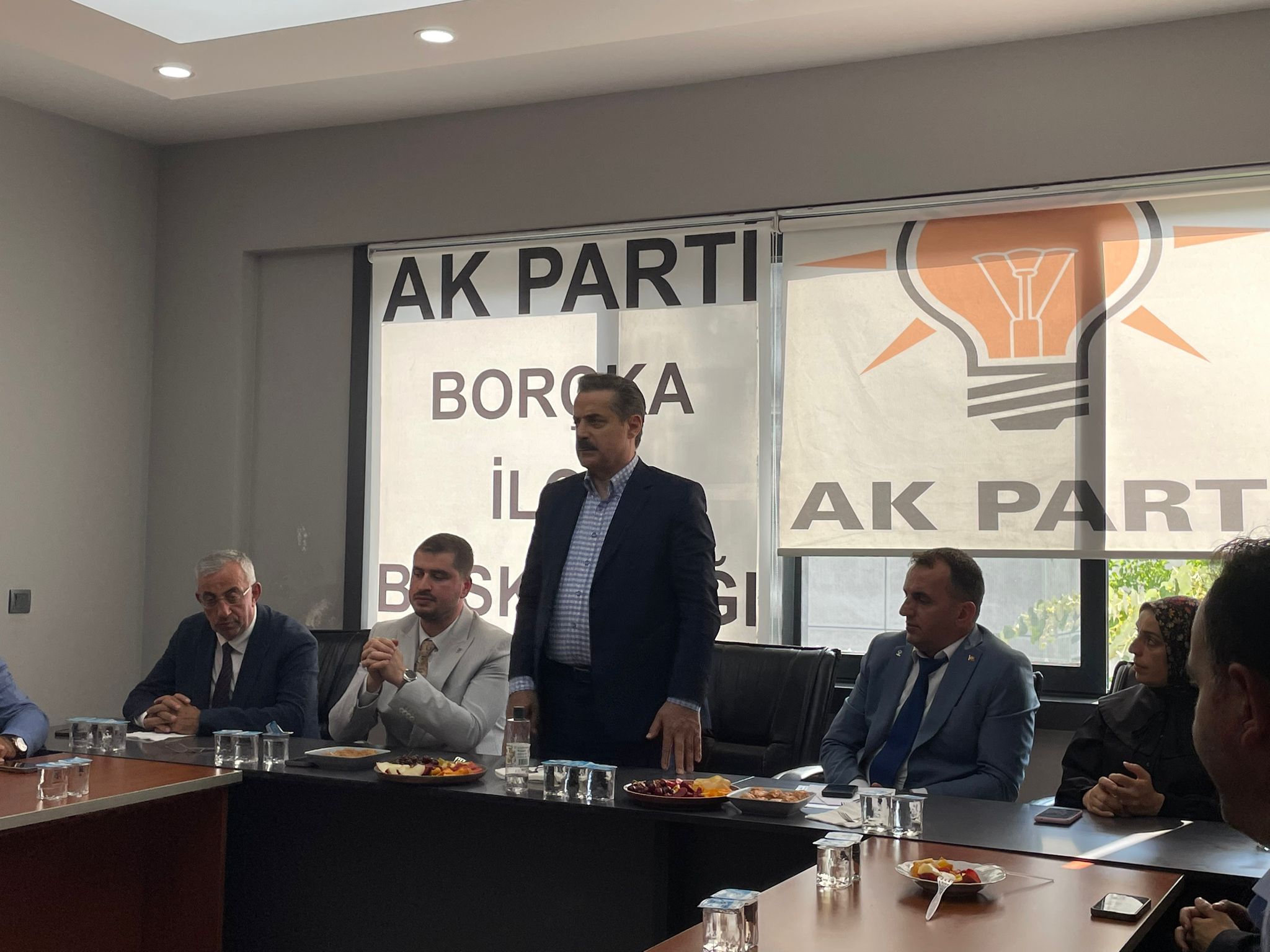 AKP Milletvekili Faruk Çelik’ten Borçka Belediye Başkanı Orhan'ın "evimi satacağım" açıklamasına tepki: “Şov yapıyor"