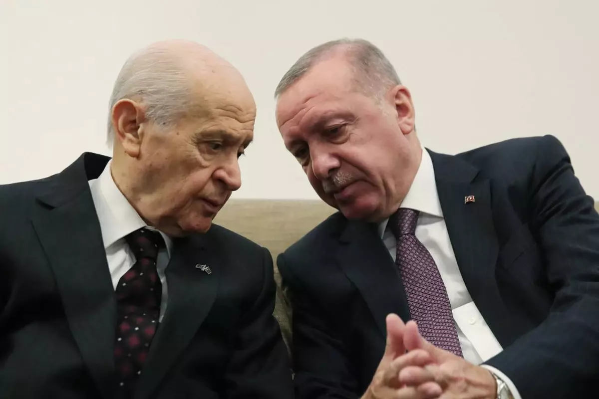 Son seçim anketi: MHP ve AKP'deki kayıp sürüyor!