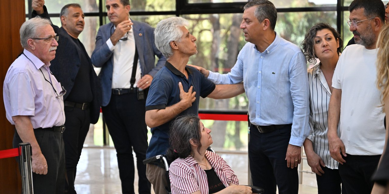 Manisalılar Başkan Ferdi Zeyrek’e son görevlerini yerine getirdi