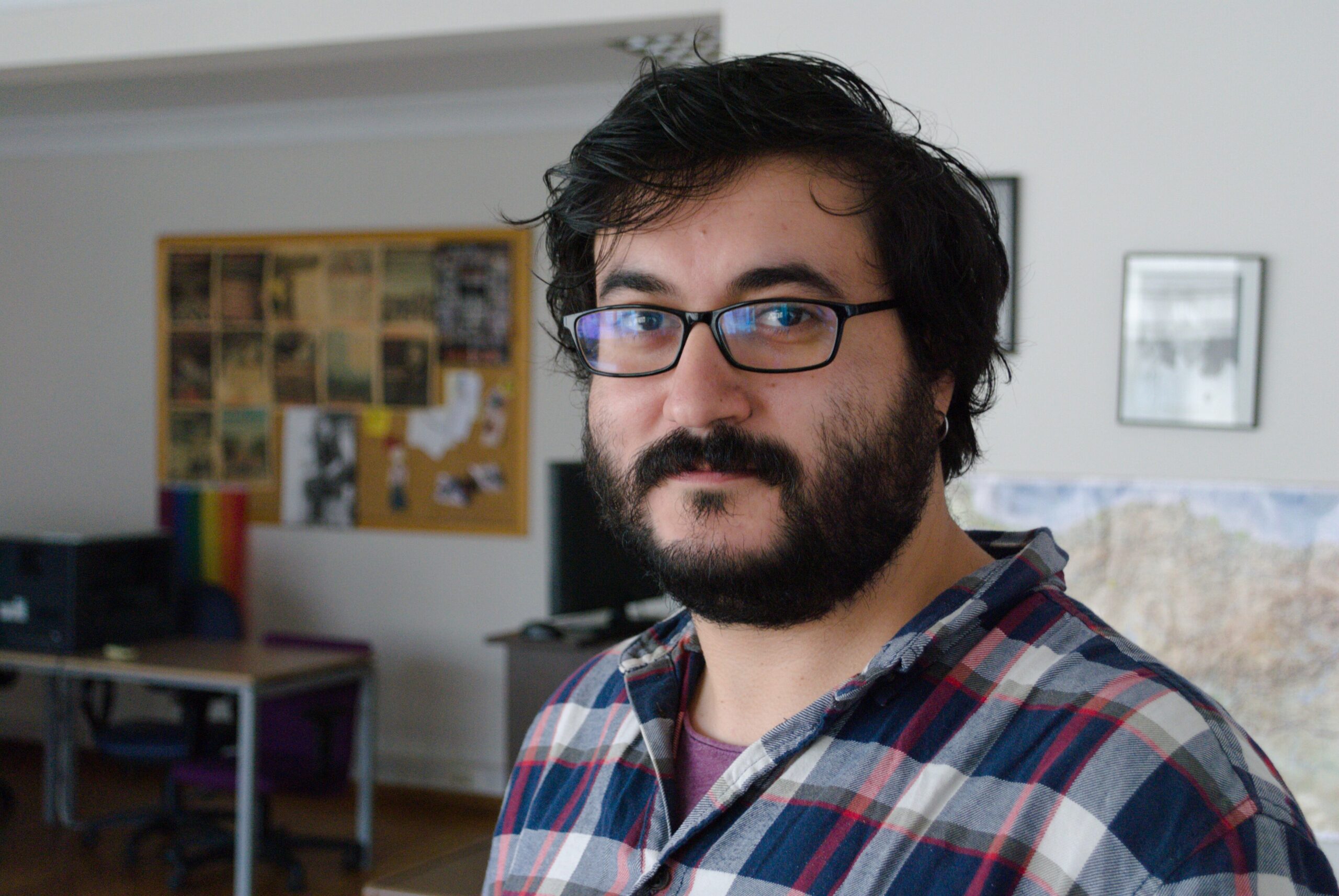 Sendika.Org emekçisi Ozan Cırık ev baskınıyla gözaltına alındı