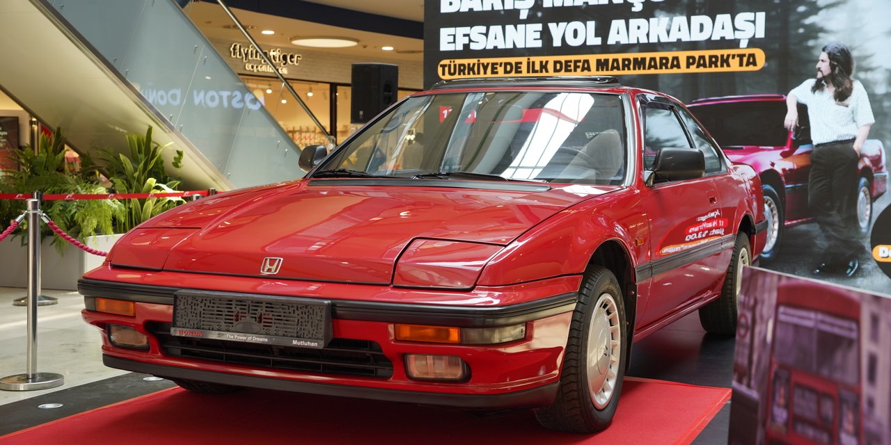 Barış Manço’nun efsanevi kırmızı otomobili ilk kez sergilendi