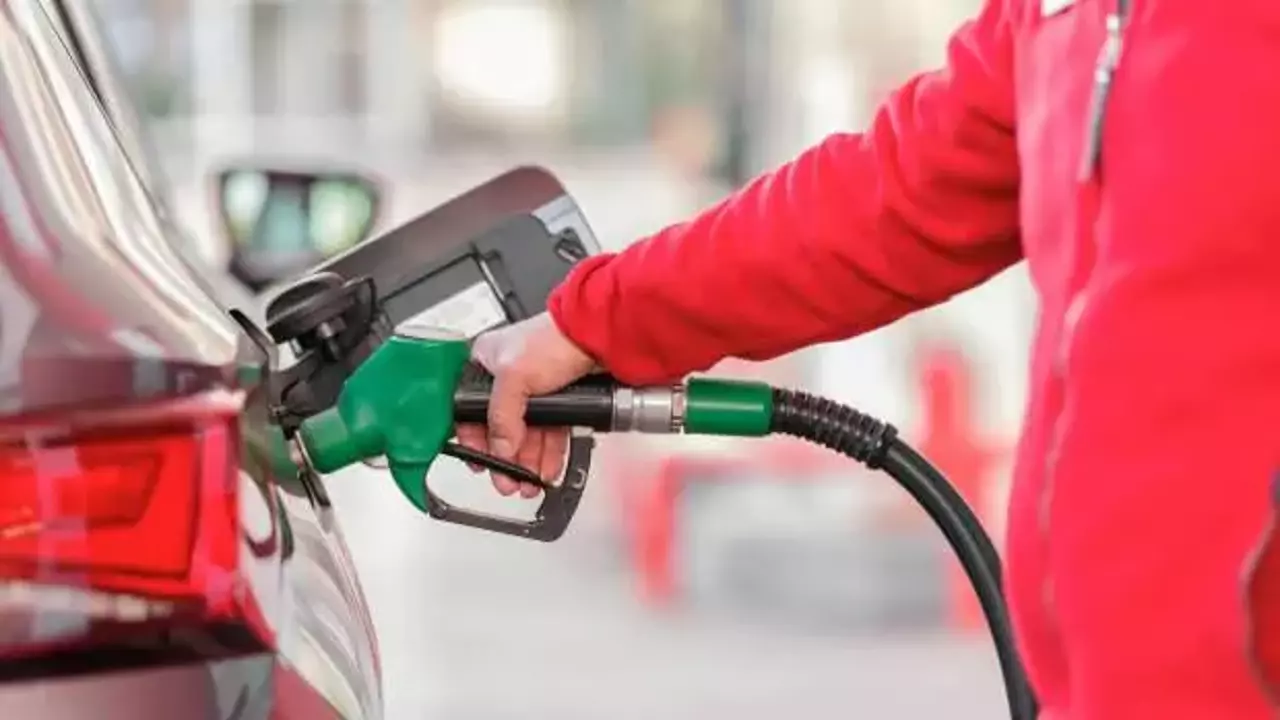 İsrail ile İran savaşıyor Türkiye etkileniyor: Benzin ve motorine zam