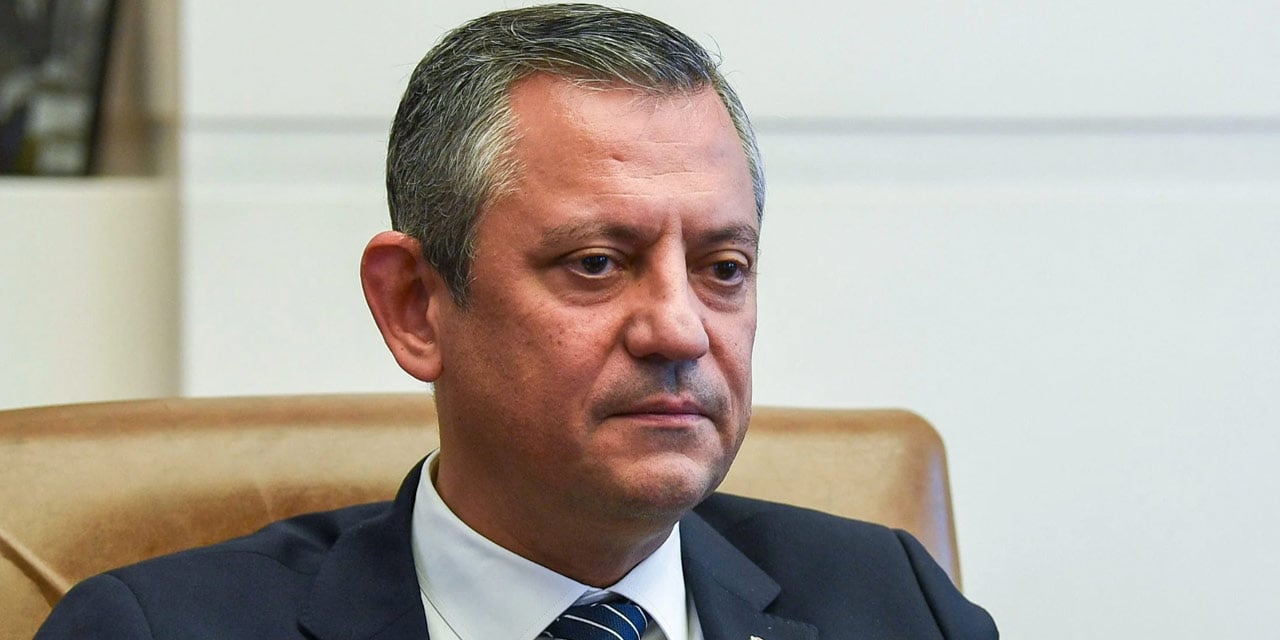 CHP lideri Özgür Özel’den çok konuşulacak sözler: Kayyum kararı çıkarsa o bayrak ölmeden yere düşmez