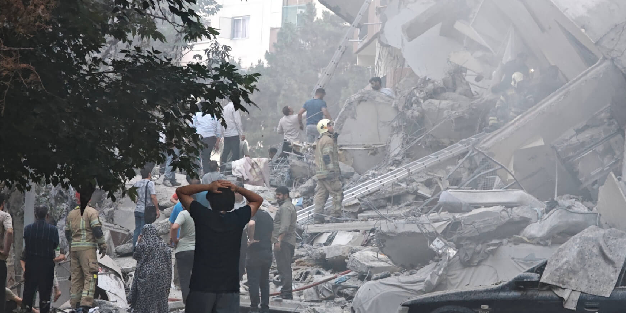 İsrail-İran çatışmalarında üçüncü gün: İran Sağlık Bakanlığı 128 ölü ve 900 yaralı olduğunu bildirdi