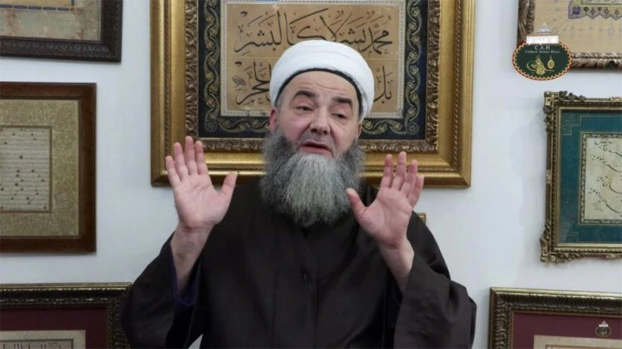 Cübbeli Ahmet'ten skandal sözler: ‘Zina yapıyorlar sonra ‘kayısılar yandı’ diye bas bas bağırıyorlar’