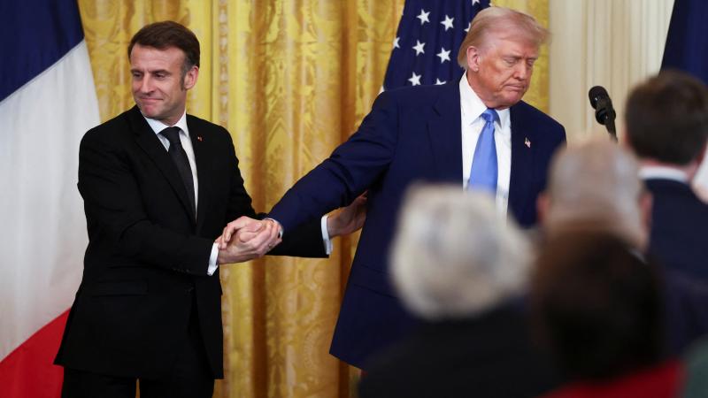 Trump ''Ateşkes için erken gitti'' diyen Macron ile dalga geçti: Daha büyük bir şey için
