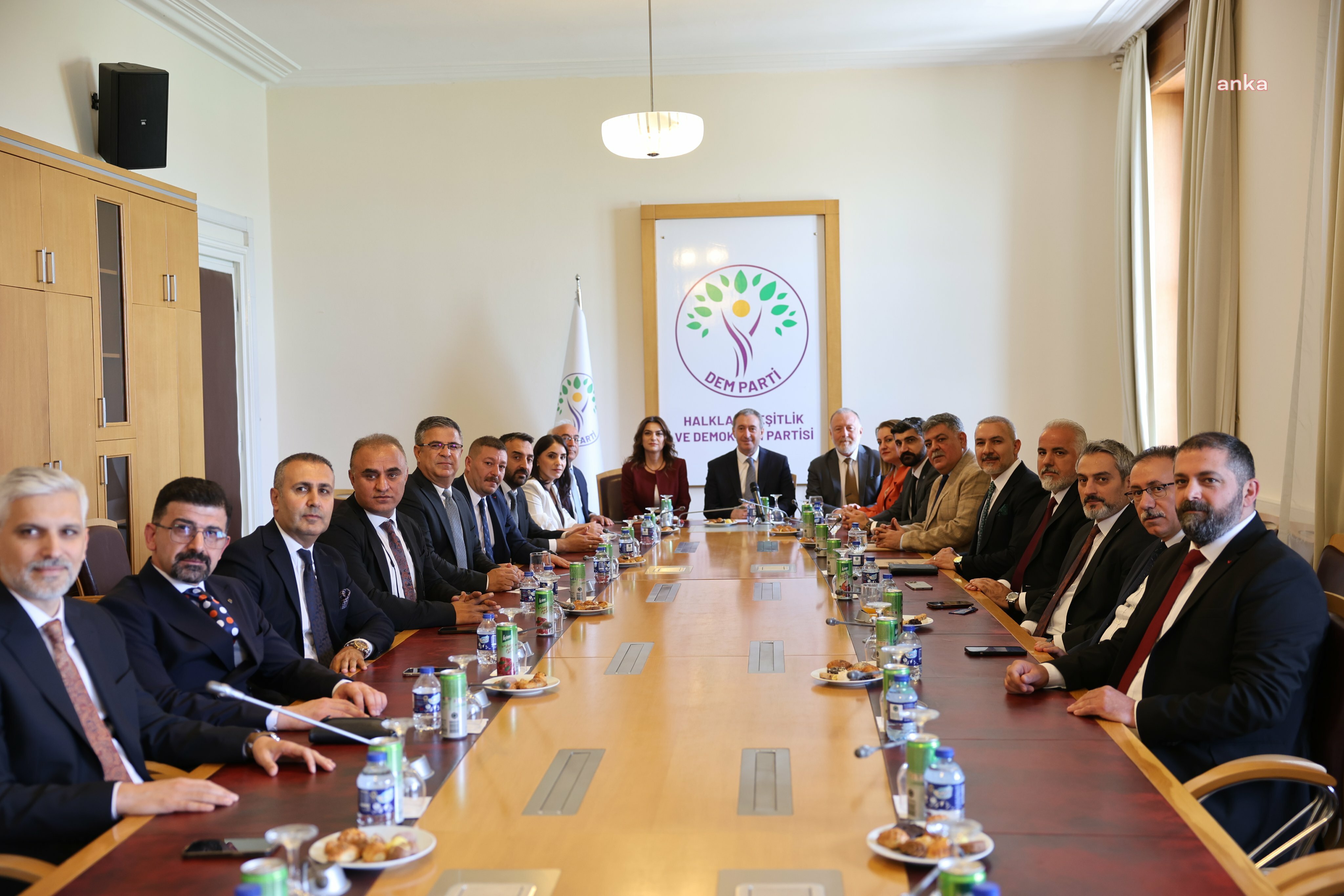 15 baronun başkanından DEM Parti'ye 'süreç' ziyareti