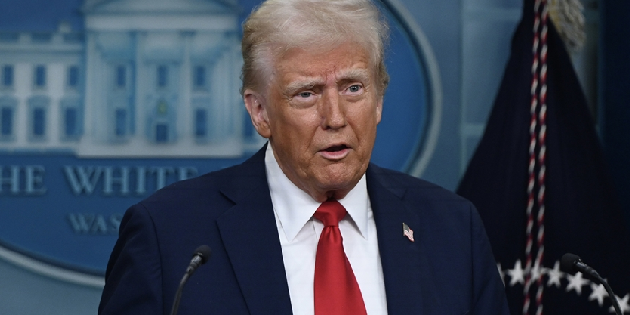 Beyaz Saray'da savaş toplantısı! Trump canlı yayında duyurdu: 1 saat içinde İran-İsrail görüşmesi olacak
