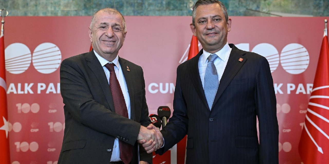 Ümit Özdağ'dan Özgür Özel hakkında övgü dolu sözler: 'Baskı süreçlerine rağmen performansı etkileyici'
