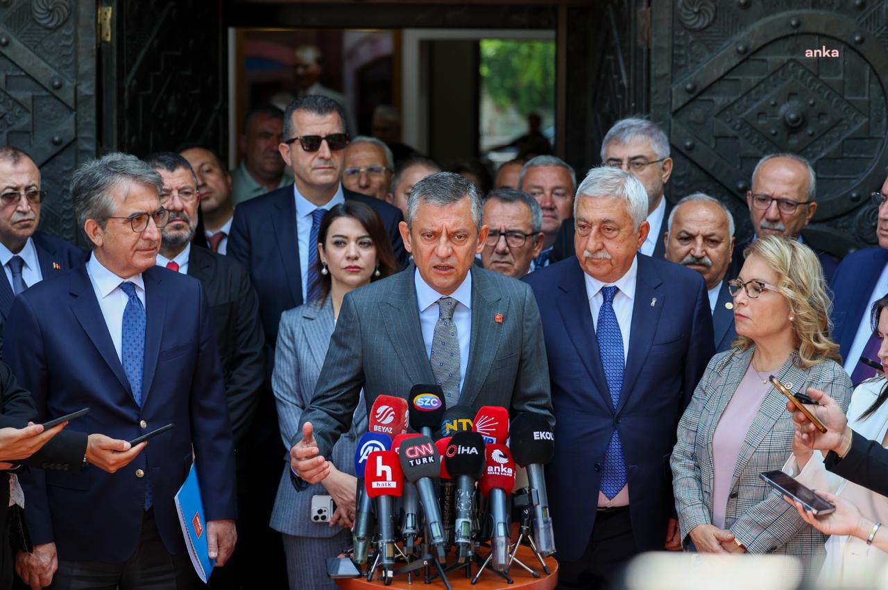 Özgür Özel: "Sayın Erdoğan’a da çağrımız; esnafın elini havada bırakmayalım"