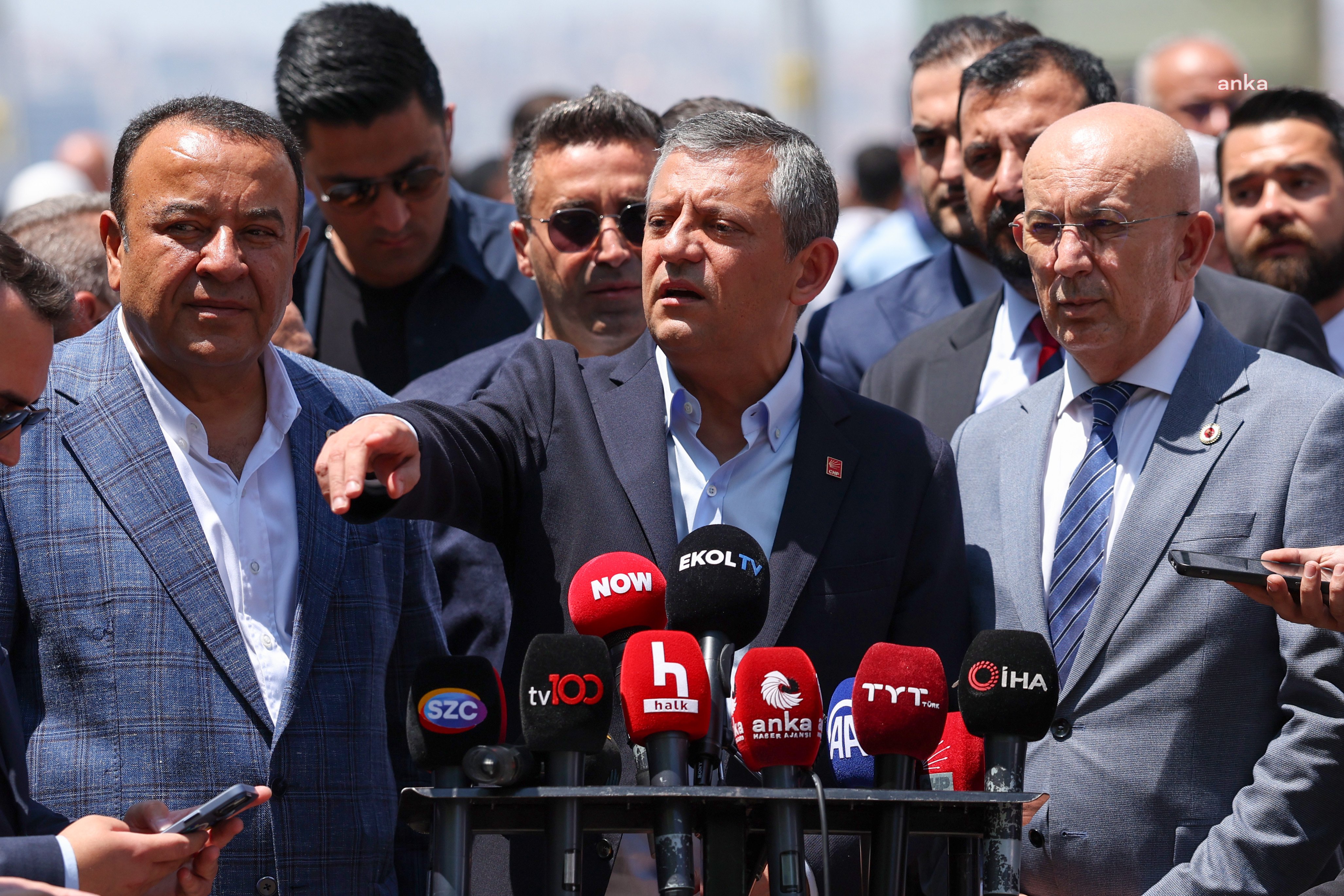 Özgür Özel'den İstanbul Cumhuriyet Başsavcılığı'na rest: "Soruşturmayı benden başlatsın"