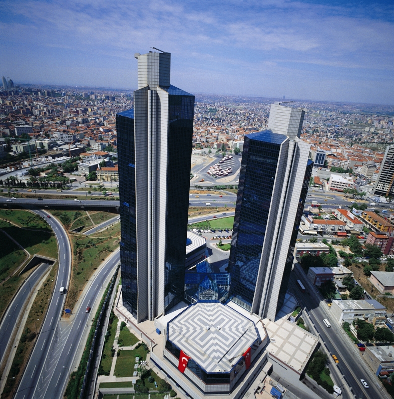 Sabancı'dan yeni organizasyonel mamle: Dijital ve enerji iş kolları sinerji yaratacak