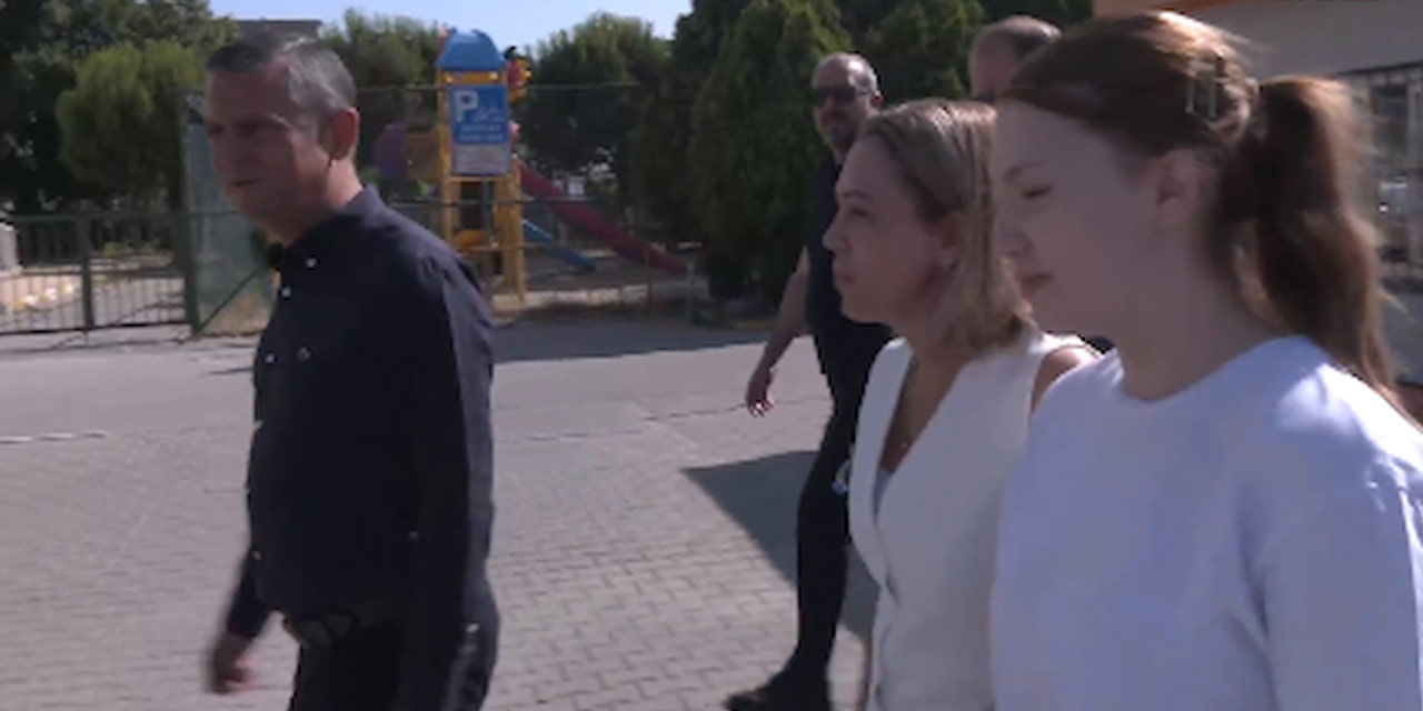 CHP lideri Özgür Özel ikinci oturumda yine Nehir Zeyrek'in yanında