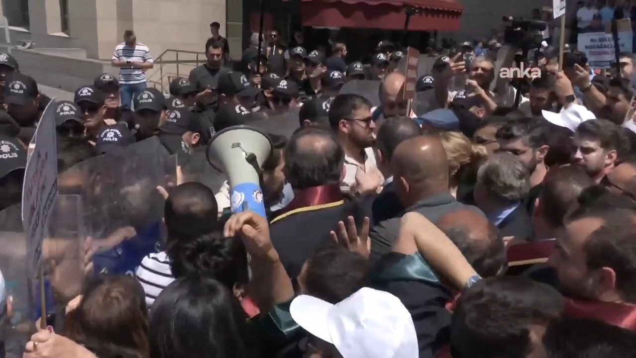 Avukatlardan Çağlayan'da Mehmet Pehlivan protestosu