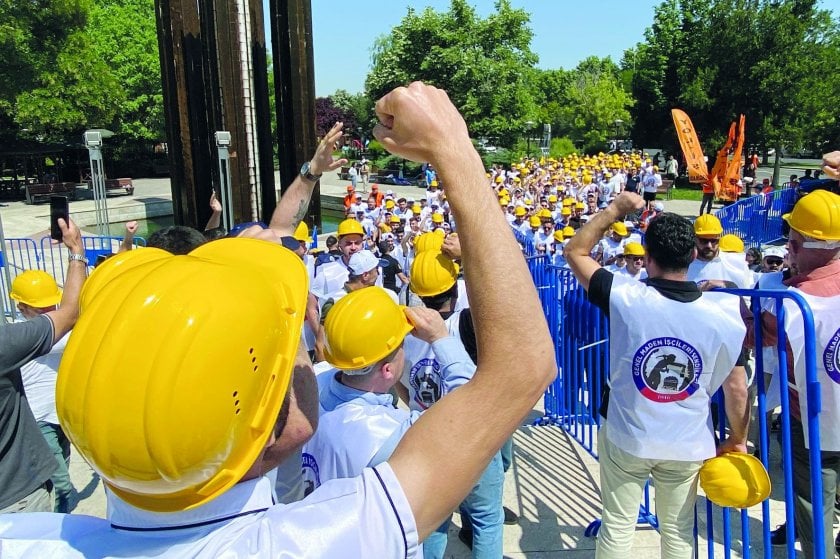 Kamu işçileri toplu sözleşmesinde 3. teklif açıklandı!
