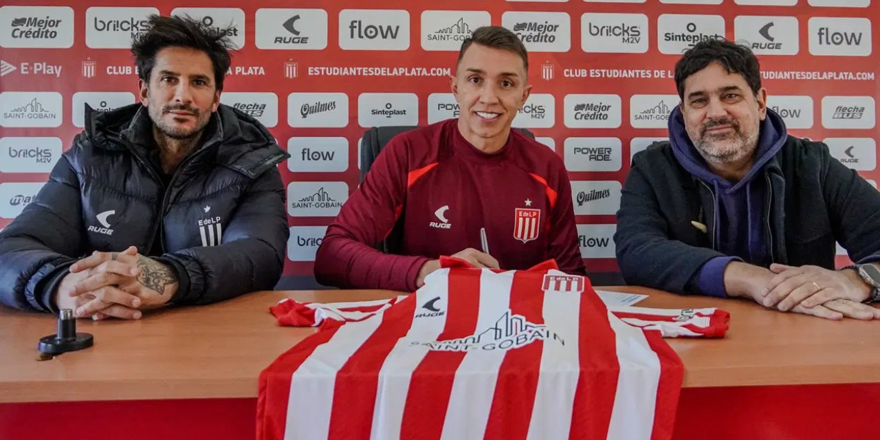 Fernando Muslera yeni kulübüne resmi imzayı attı