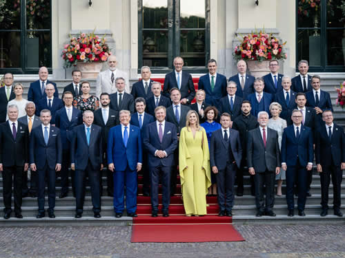 Erdoğan, Hollanda Kralı Alexander’ın NATO liderleri onuruna verdiği yemeğe katıldı