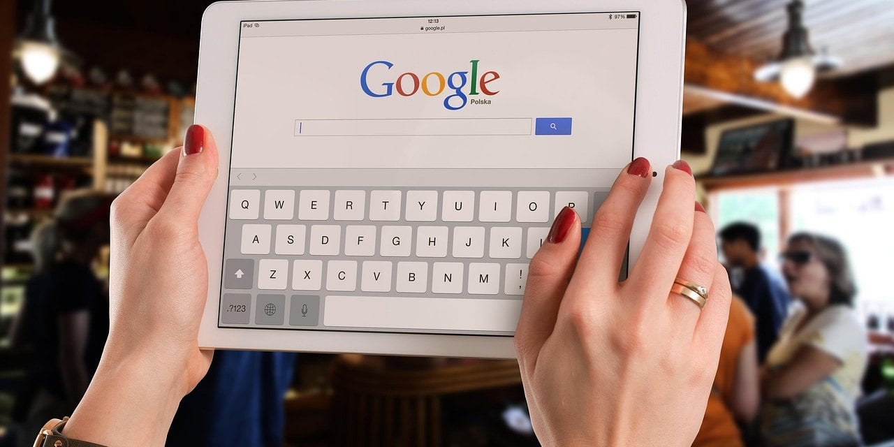 Google Keşfet'te Muhalif Haber Sitelerinin Trafiği Düştü: "Yalan Haberler Öne Çıkıyor" Tepkisi!