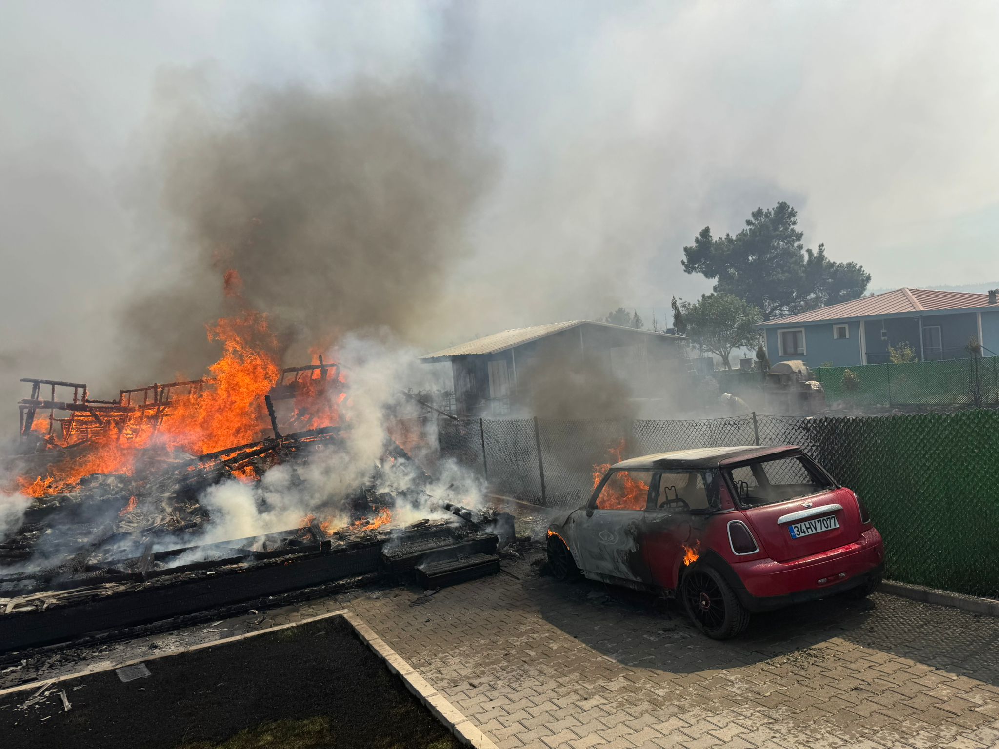 Manisa Büyükşehir’den Bornova’daki yangına müdahale desteği