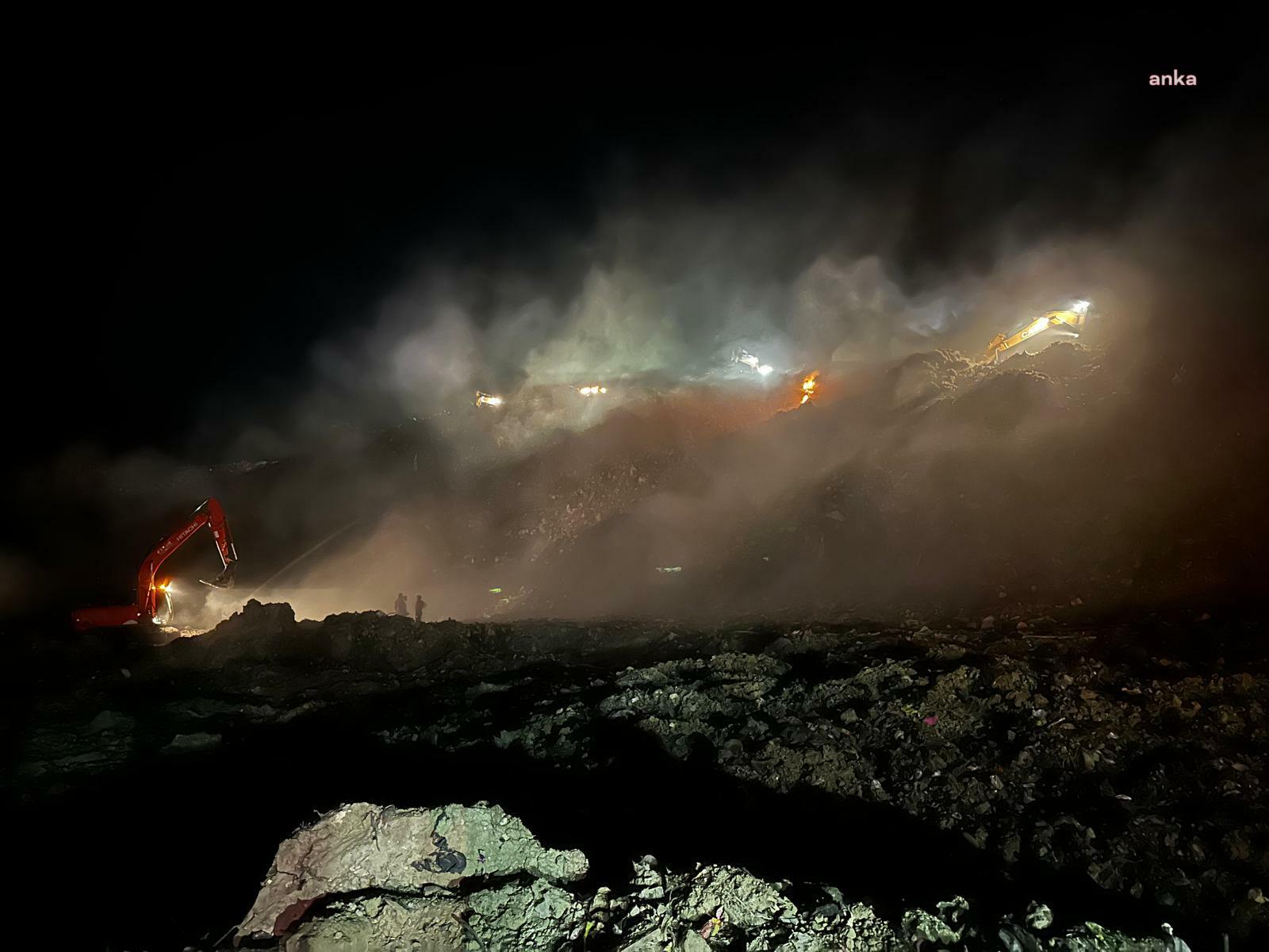Çiğli’de yerleşim yerlerine ulaşan yangın kontrol altında
