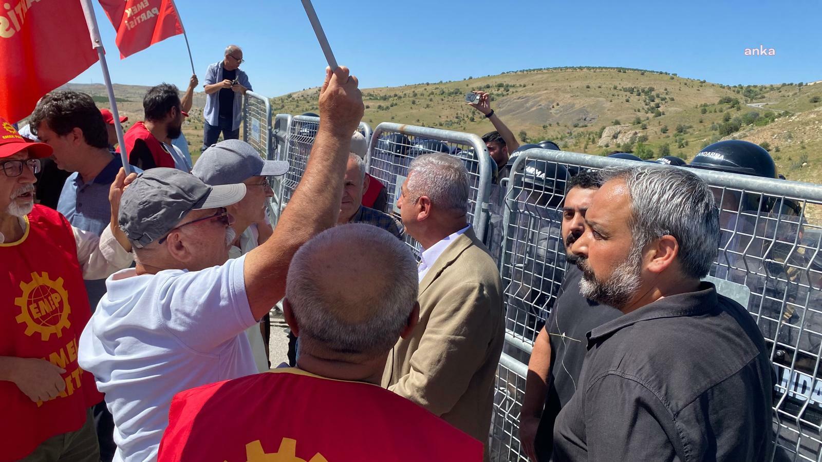 EMEP üyeleri Kürecik Radar Üssü’ne yürümek istedi, polis engel oldu