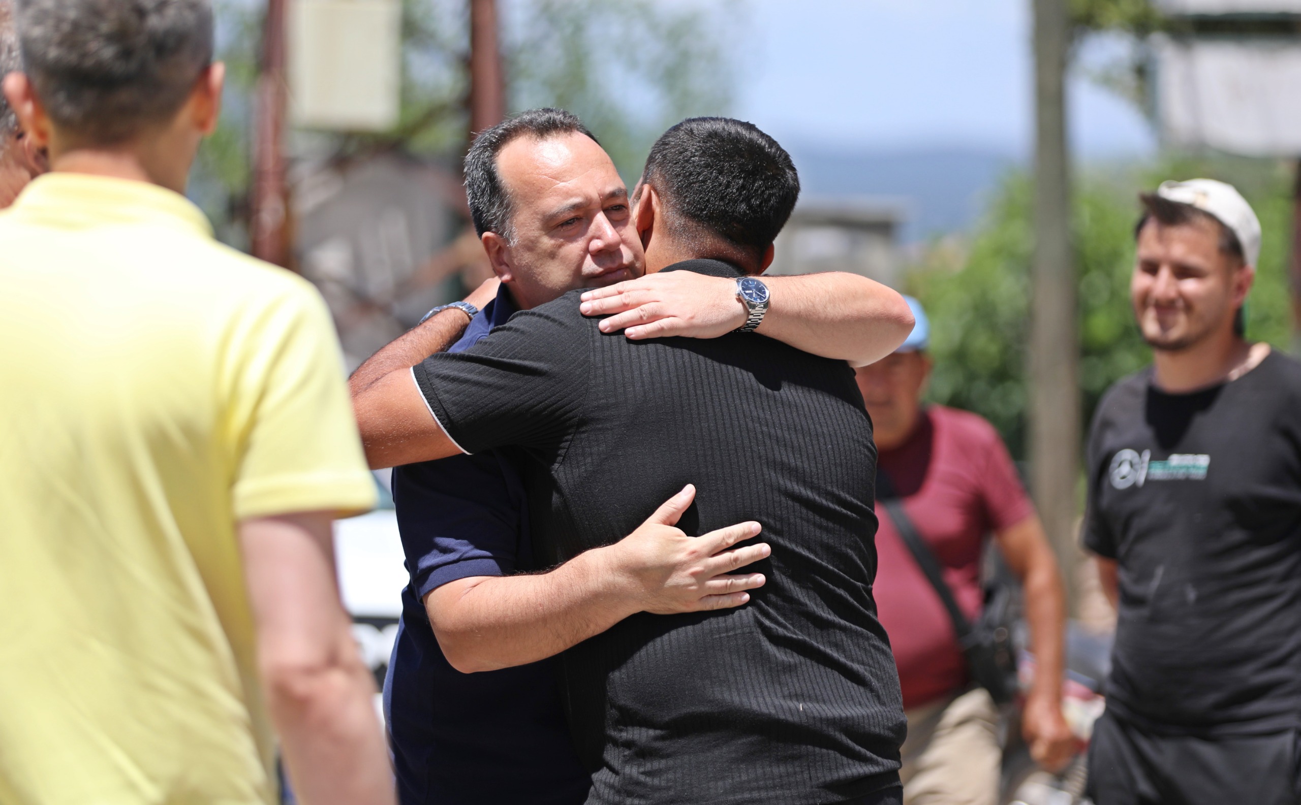 Besim Dutlulu, Akhisar’daki yangın bölgesinde incelemelerde bulundu