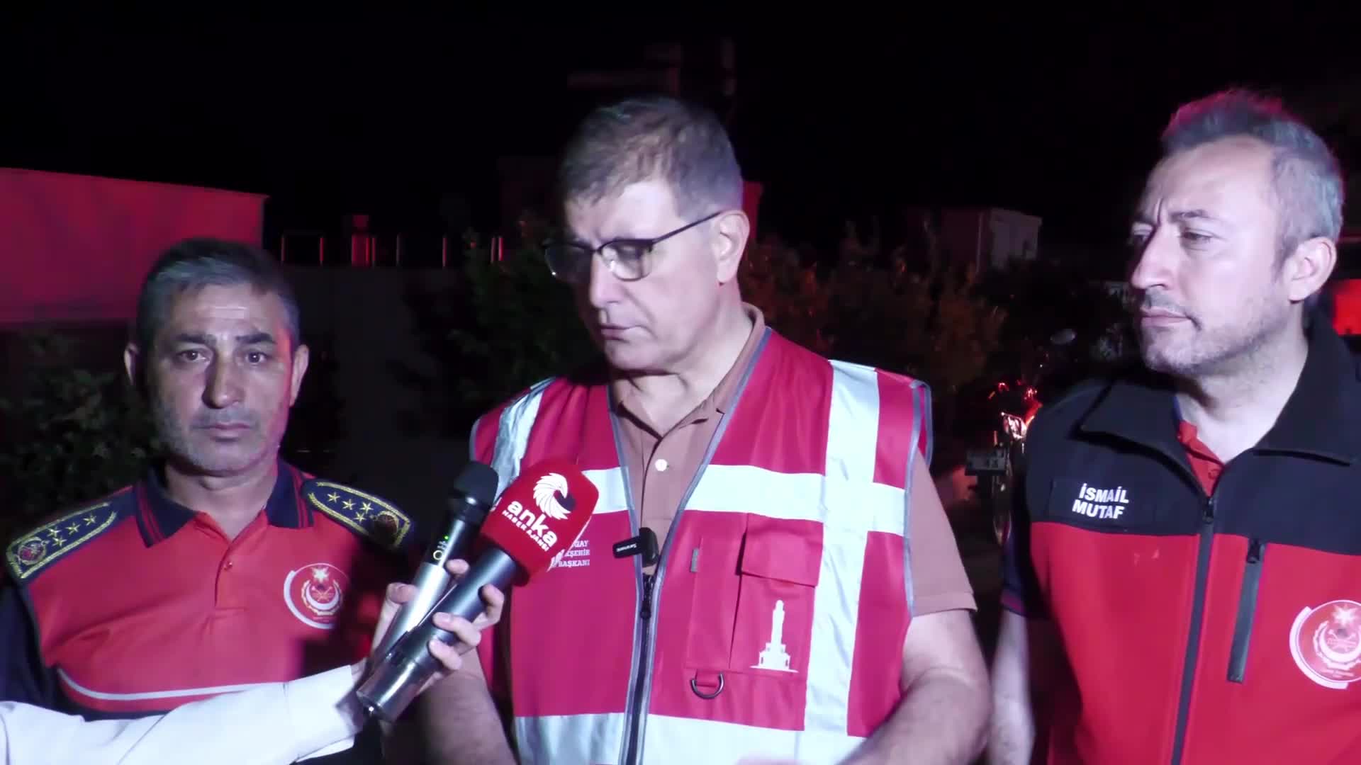 Cemil Tugay orman yangını bölgesinde: Bölgedeki sitelerden bazılarında ne yazık ki evler yandı
