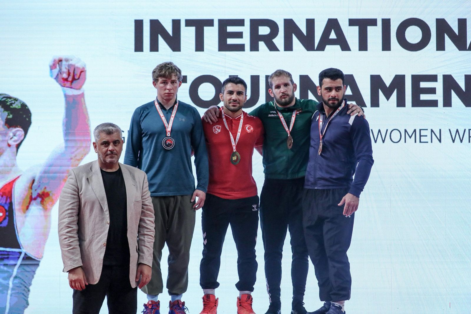 İzmirli güreşçiler uluslararası arenada zirvede