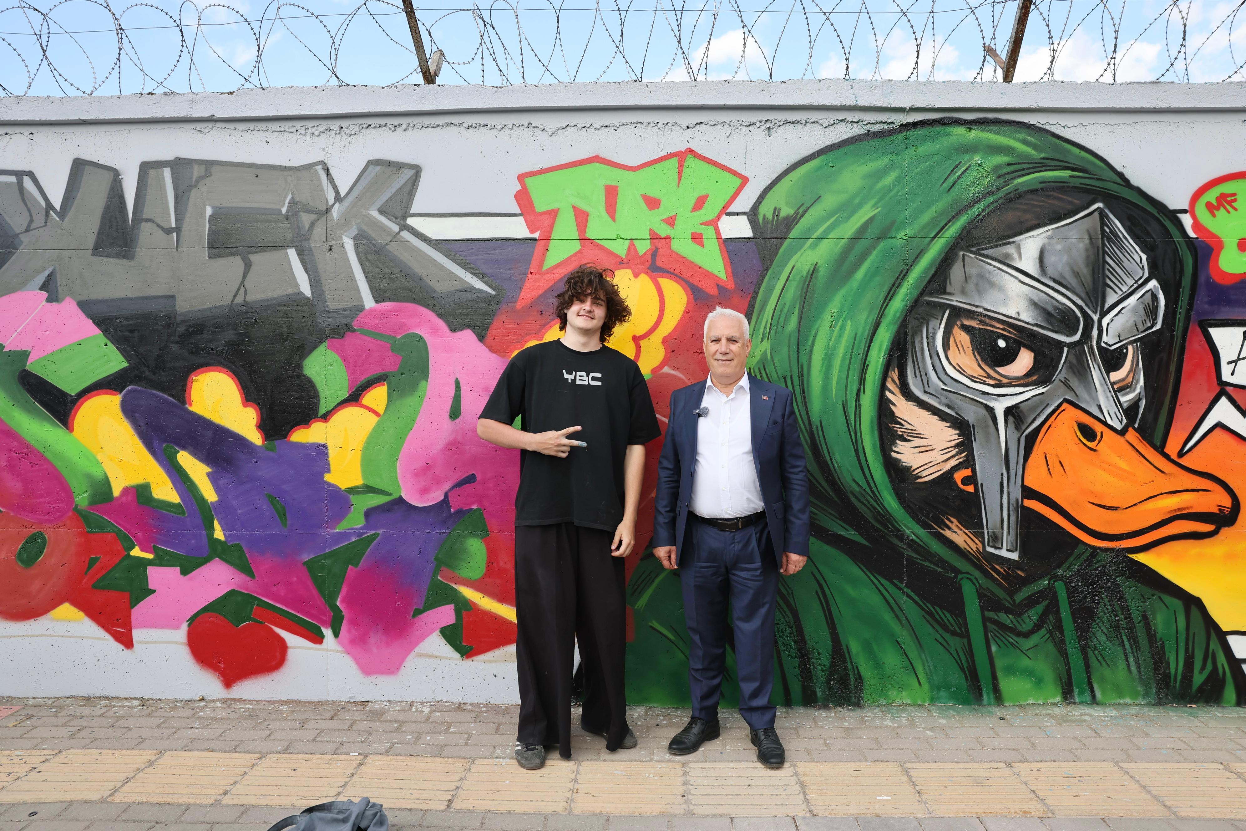 Bursalı gençler, Graffiti Şenliği ile kente renk kattı