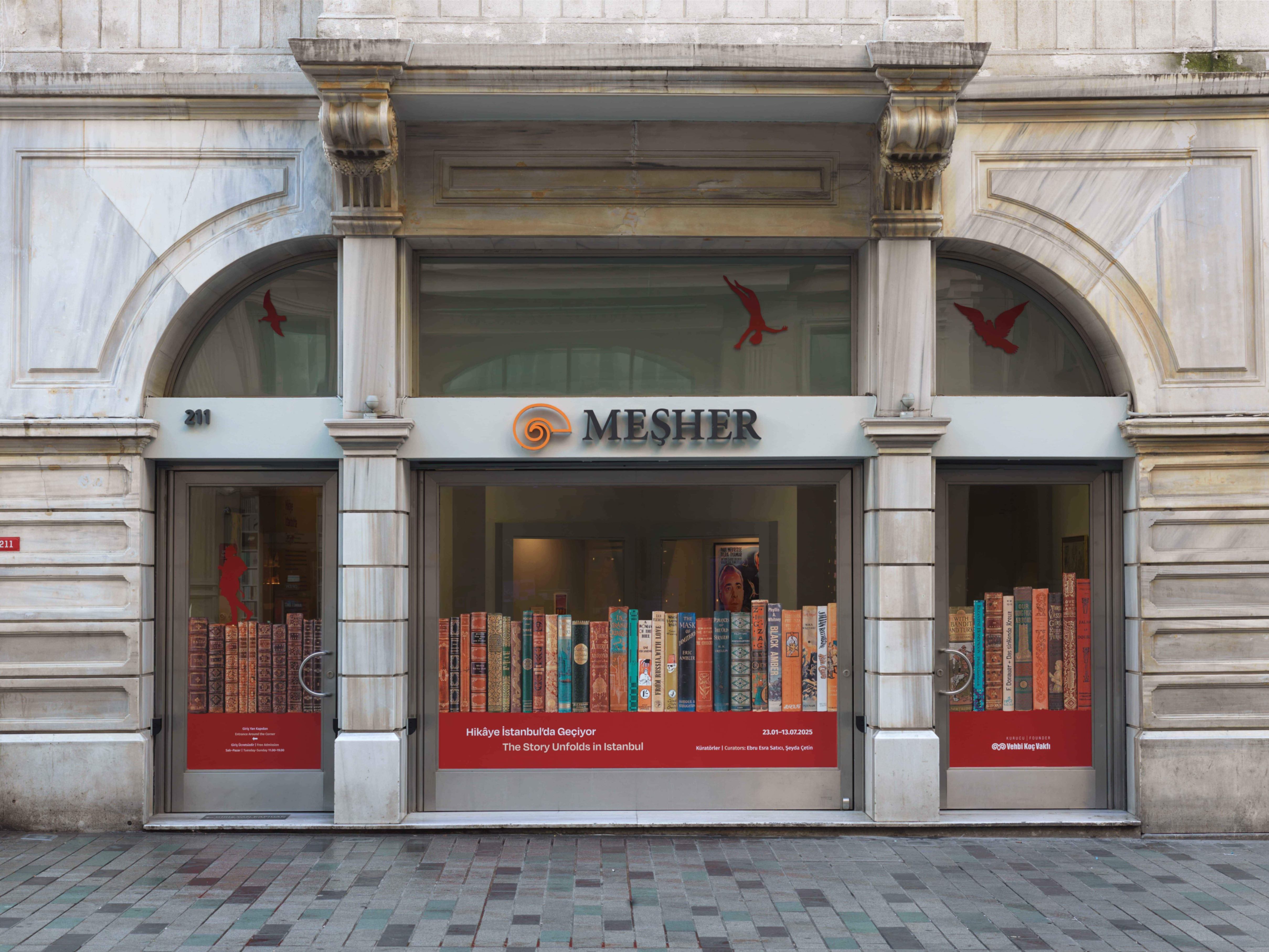 Hikâye hâlâ İstanbul’da geçiyor: Meşher sergisi Ocak 2026’ya kadar uzatıldı