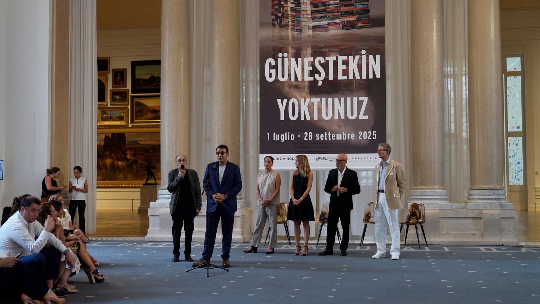 Ahmet Güneştekin’in “Yoktunuz” sergisi Roma’da açıldı