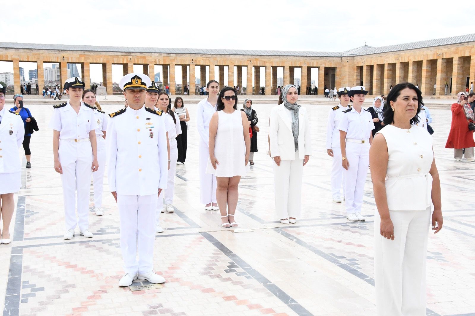 Kadın denizcilerden Anıtkabir’e ziyaret