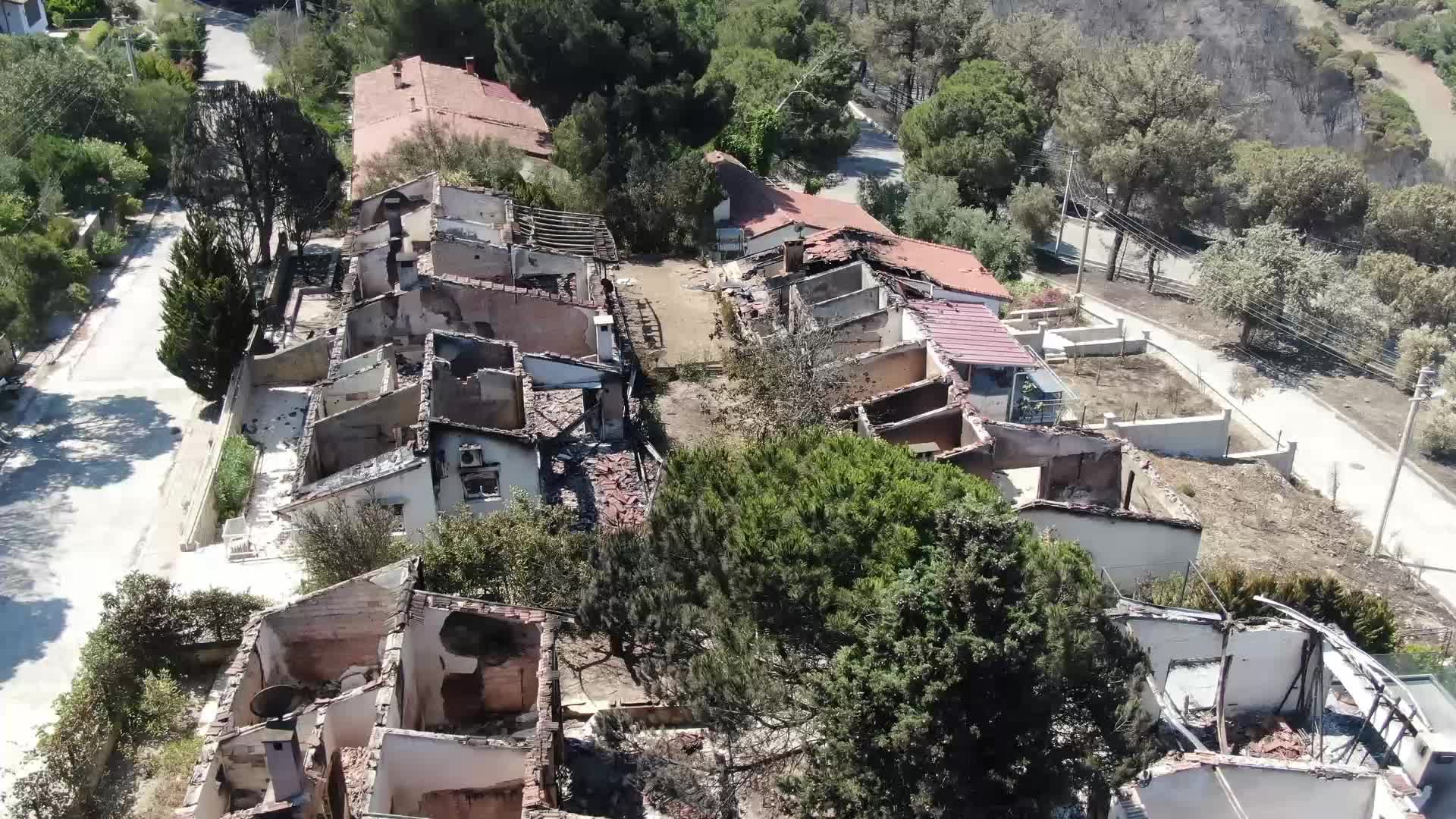 Yangın gitti enkaz kaldı: “Dağ taş her taraf kül yığınına döndü”