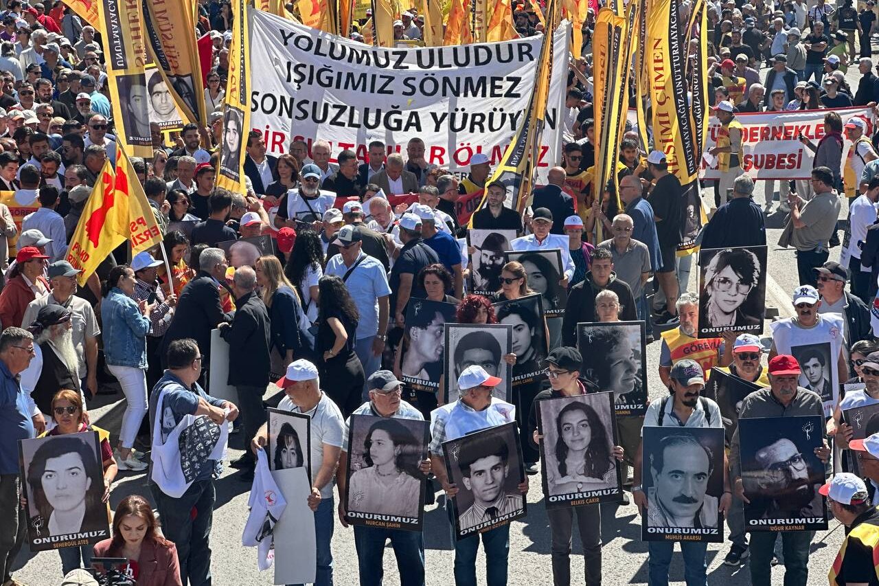 Aleviler 32. yılında Madımak Katliamı için Sivas'ta: Kent  bariyerlerle kapatıldı, kimlik kontrolü yapıldı