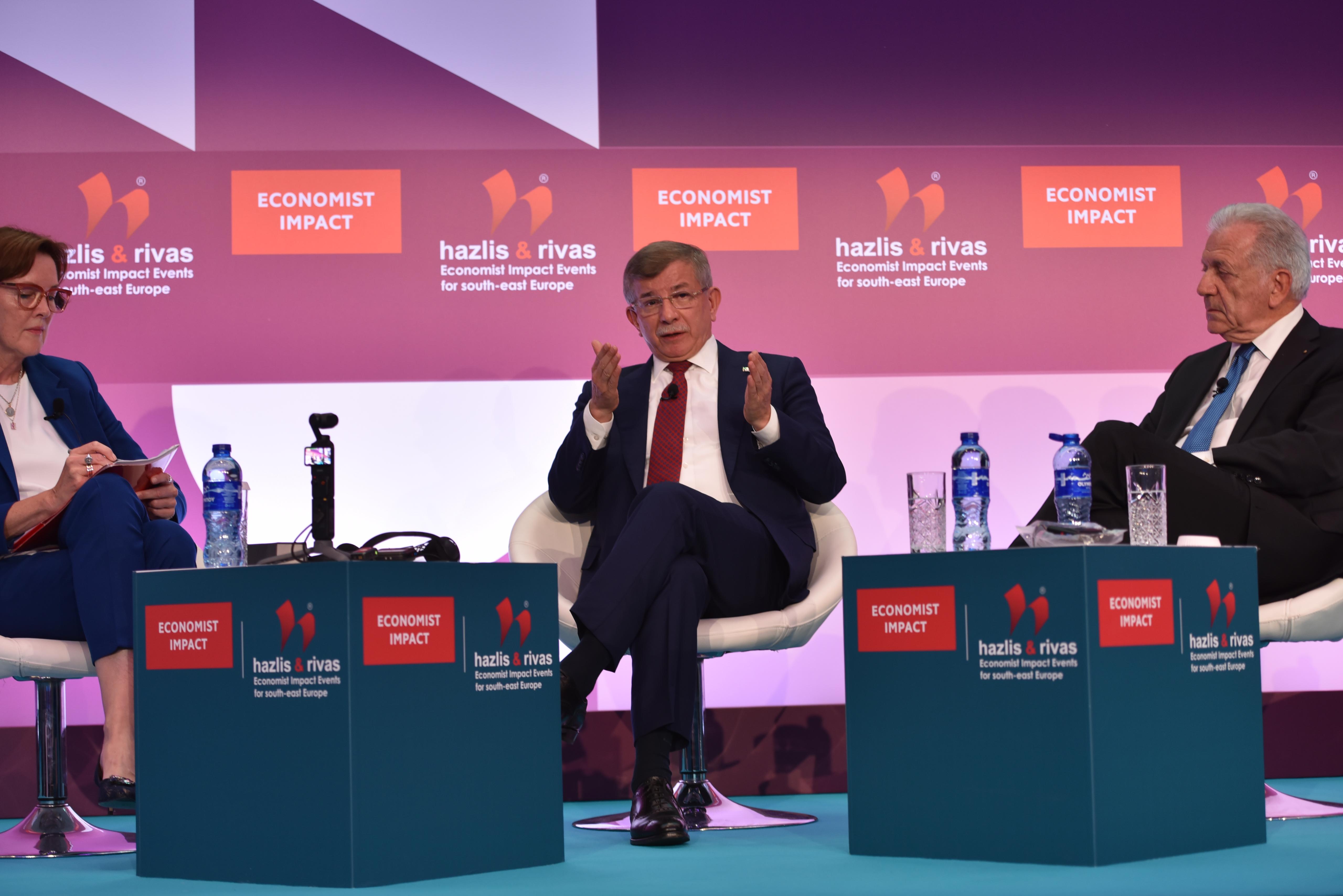 Davutoğlu Atina'dan seslendi: Gazze insani bir krizdir, sadece Filistin-İsrail meselesi değil