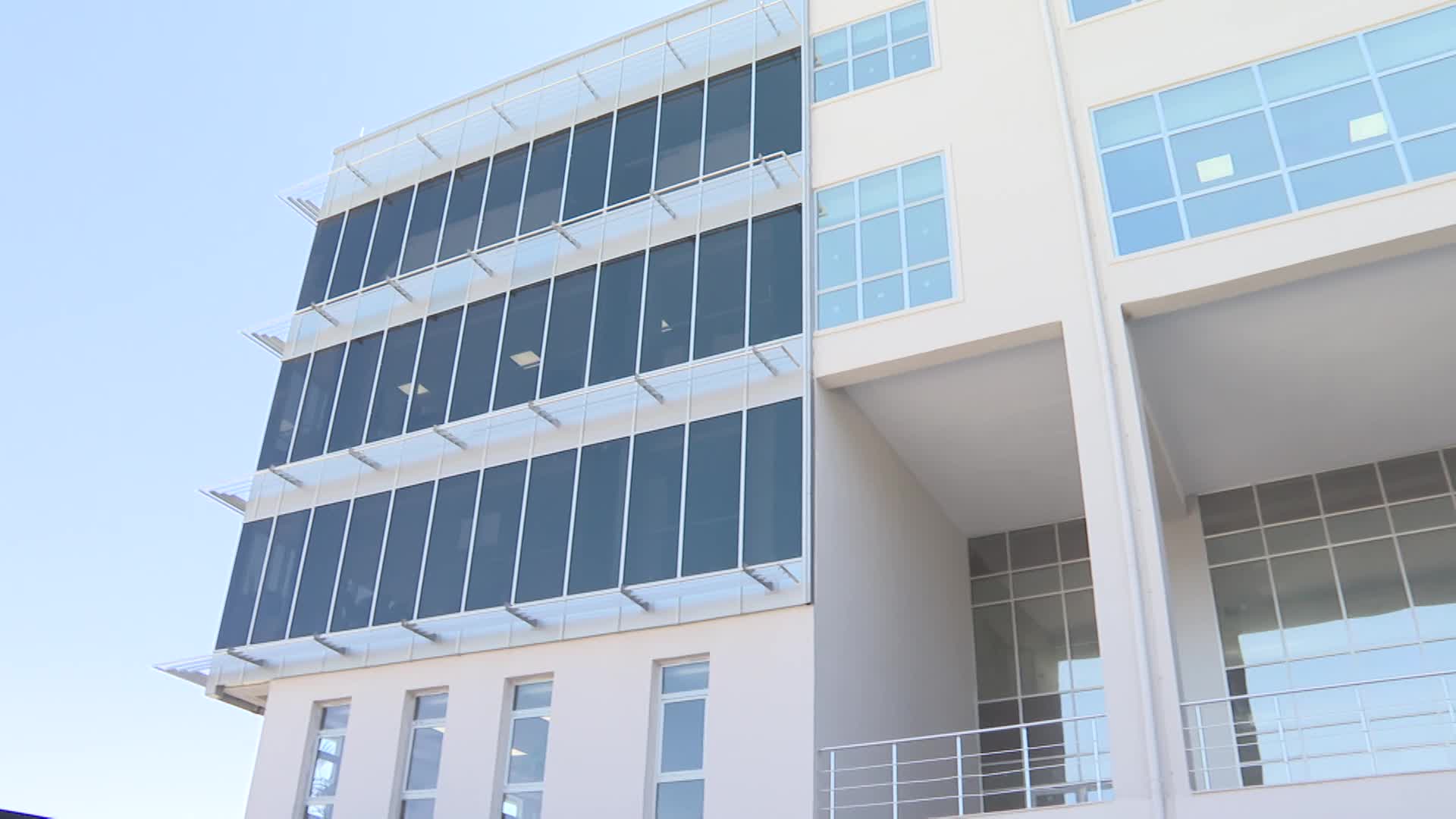 İzmir Büyükşehir Belediyesi yeni hizmet binasına kavuştu